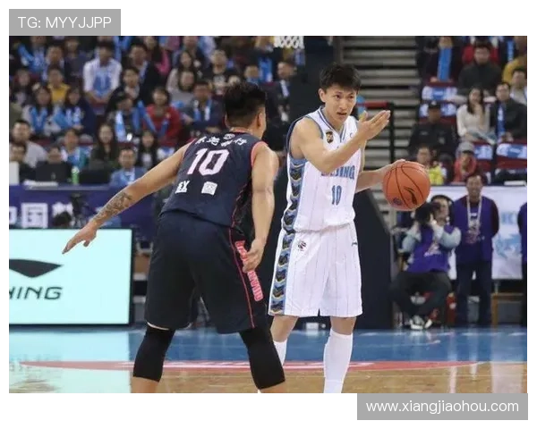 南京篮球队与深圳篮球队赛后复盘分析个人能力的对比与启示 南京篮球队与深圳篮球队赛后复盘分析个人能力的对比与启示