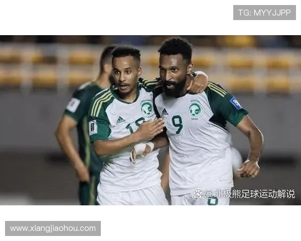 国旗下的足球巨星们展现激情与荣耀的精彩瞬间 国旗下的足球巨星们展现激情与荣耀的精彩瞬间