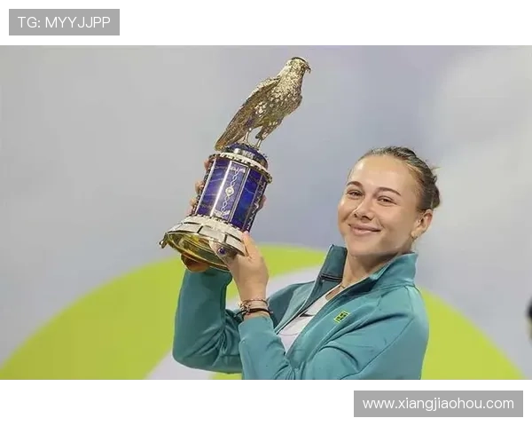爱莉安娜：从普通女孩到足球明星的励志成长之路